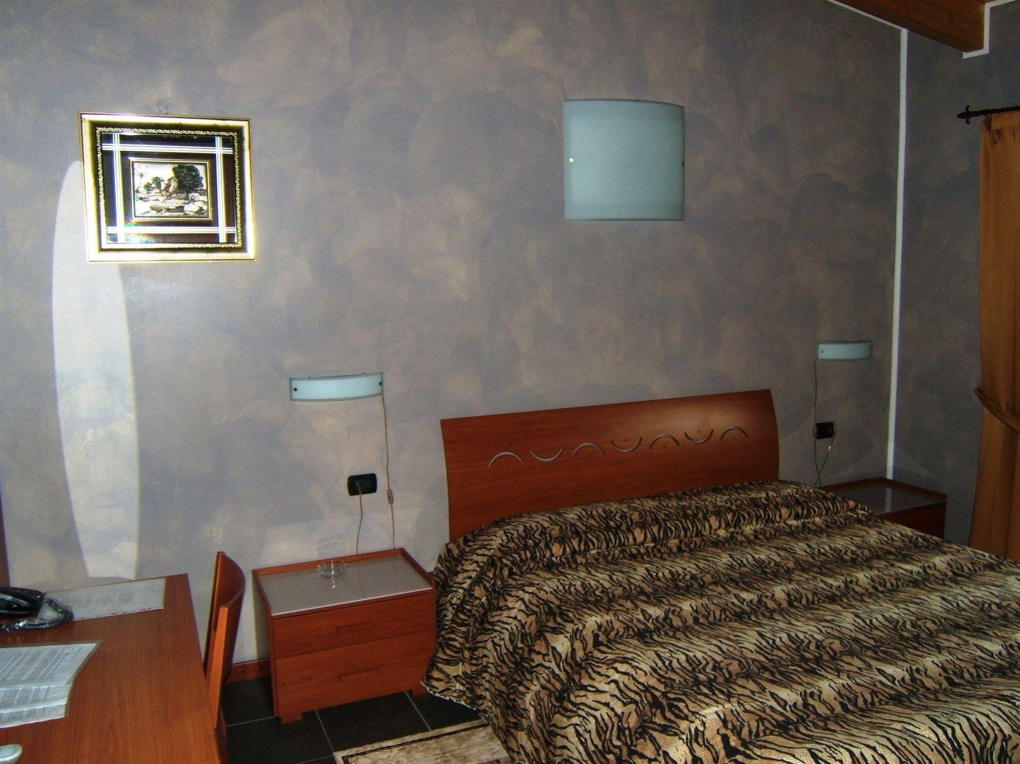 Hotel Empire Resort Ізео Екстер'єр фото